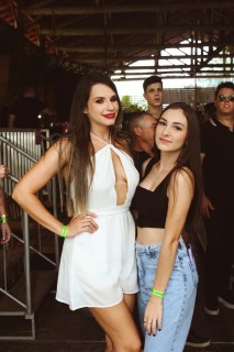 
<a style='margin-left: 5px;' class='btn btn-xs btn-social btn-facebook' href='https://www.facebook.com/sharer/sharer.php?u=https://galeramix.s01.web.getmuller.com.br/imagem/a132/800-800-90/conteudo/site_galerias/132/15-costelaco-do-jr-seco-39.jpg' rel='popup' data-width='500' data-height='400'><i class='fa fa-facebook'></i>Compartilhar <span class='hidden-xs'>no Facebook</span>
</a> 
<a class='btn btn-default btn-xs' target='_blank' href='imagem/a132/800-800-90/conteudo/site_galerias/132/15-costelaco-do-jr-seco-39.jpg'>
<span class='glyphicon glyphicon-cloud-download'></span> Salvar
</a>
