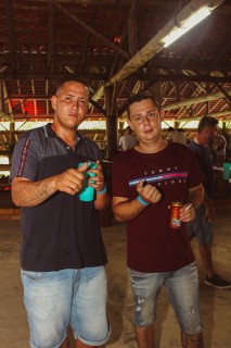 
<a style='margin-left: 5px;' class='btn btn-xs btn-social btn-facebook' href='https://www.facebook.com/sharer/sharer.php?u=https://galeramix.s01.web.getmuller.com.br/imagem/a132/800-800-90/conteudo/site_galerias/132/15-costelaco-do-jr-seco-47.jpg' rel='popup' data-width='500' data-height='400'><i class='fa fa-facebook'></i>Compartilhar <span class='hidden-xs'>no Facebook</span>
</a> 
<a class='btn btn-default btn-xs' target='_blank' href='imagem/a132/800-800-90/conteudo/site_galerias/132/15-costelaco-do-jr-seco-47.jpg'>
<span class='glyphicon glyphicon-cloud-download'></span> Salvar
</a>
