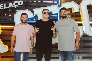 
<a style='margin-left: 5px;' class='btn btn-xs btn-social btn-facebook' href='https://www.facebook.com/sharer/sharer.php?u=https://galeramix.s01.web.getmuller.com.br/imagem/a132/800-800-90/conteudo/site_galerias/132/15-costelaco-do-jr-seco-53.jpg' rel='popup' data-width='500' data-height='400'><i class='fa fa-facebook'></i>Compartilhar <span class='hidden-xs'>no Facebook</span>
</a> 
<a class='btn btn-default btn-xs' target='_blank' href='imagem/a132/800-800-90/conteudo/site_galerias/132/15-costelaco-do-jr-seco-53.jpg'>
<span class='glyphicon glyphicon-cloud-download'></span> Salvar
</a>
