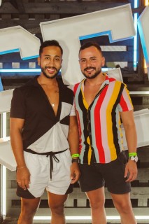 
<a style='margin-left: 5px;' class='btn btn-xs btn-social btn-facebook' href='https://www.facebook.com/sharer/sharer.php?u=https://galeramix.s01.web.getmuller.com.br/imagem/a132/800-800-90/conteudo/site_galerias/132/15-costelaco-do-jr-seco-59.jpg' rel='popup' data-width='500' data-height='400'><i class='fa fa-facebook'></i>Compartilhar <span class='hidden-xs'>no Facebook</span>
</a> 
<a class='btn btn-default btn-xs' target='_blank' href='imagem/a132/800-800-90/conteudo/site_galerias/132/15-costelaco-do-jr-seco-59.jpg'>
<span class='glyphicon glyphicon-cloud-download'></span> Salvar
</a>
