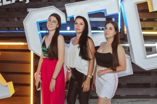 
<a style='margin-left: 5px;' class='btn btn-xs btn-social btn-facebook' href='https://www.facebook.com/sharer/sharer.php?u=https://galeramix.s01.web.getmuller.com.br/imagem/a132/800-800-90/conteudo/site_galerias/132/15-costelaco-do-jr-seco-74.jpg' rel='popup' data-width='500' data-height='400'><i class='fa fa-facebook'></i>Compartilhar <span class='hidden-xs'>no Facebook</span>
</a> 
<a class='btn btn-default btn-xs' target='_blank' href='imagem/a132/800-800-90/conteudo/site_galerias/132/15-costelaco-do-jr-seco-74.jpg'>
<span class='glyphicon glyphicon-cloud-download'></span> Salvar
</a>
