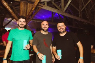 
<a style='margin-left: 5px;' class='btn btn-xs btn-social btn-facebook' href='https://www.facebook.com/sharer/sharer.php?u=https://galeramix.s01.web.getmuller.com.br/imagem/a132/800-800-90/conteudo/site_galerias/132/15-costelaco-do-junior-seco-1.jpg' rel='popup' data-width='500' data-height='400'><i class='fa fa-facebook'></i>Compartilhar <span class='hidden-xs'>no Facebook</span>
</a> 
<a class='btn btn-default btn-xs' target='_blank' href='imagem/a132/800-800-90/conteudo/site_galerias/132/15-costelaco-do-junior-seco-1.jpg'>
<span class='glyphicon glyphicon-cloud-download'></span> Salvar
</a>
