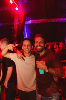 
<a style='margin-left: 5px;' class='btn btn-xs btn-social btn-facebook' href='https://www.facebook.com/sharer/sharer.php?u=https://galeramix.s01.web.getmuller.com.br/imagem/a132/800-800-90/conteudo/site_galerias/132/15-costelaco-do-junior-seco-10.jpg' rel='popup' data-width='500' data-height='400'><i class='fa fa-facebook'></i>Compartilhar <span class='hidden-xs'>no Facebook</span>
</a> 
<a class='btn btn-default btn-xs' target='_blank' href='imagem/a132/800-800-90/conteudo/site_galerias/132/15-costelaco-do-junior-seco-10.jpg'>
<span class='glyphicon glyphicon-cloud-download'></span> Salvar
</a>
