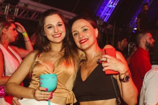 
<a style='margin-left: 5px;' class='btn btn-xs btn-social btn-facebook' href='https://www.facebook.com/sharer/sharer.php?u=https://galeramix.s01.web.getmuller.com.br/imagem/a132/800-800-90/conteudo/site_galerias/132/15-costelaco-do-junior-seco-13.jpg' rel='popup' data-width='500' data-height='400'><i class='fa fa-facebook'></i>Compartilhar <span class='hidden-xs'>no Facebook</span>
</a> 
<a class='btn btn-default btn-xs' target='_blank' href='imagem/a132/800-800-90/conteudo/site_galerias/132/15-costelaco-do-junior-seco-13.jpg'>
<span class='glyphicon glyphicon-cloud-download'></span> Salvar
</a>
