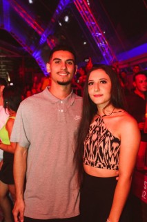 
<a style='margin-left: 5px;' class='btn btn-xs btn-social btn-facebook' href='https://www.facebook.com/sharer/sharer.php?u=https://galeramix.s01.web.getmuller.com.br/imagem/a132/800-800-90/conteudo/site_galerias/132/15-costelaco-do-junior-seco-14.jpg' rel='popup' data-width='500' data-height='400'><i class='fa fa-facebook'></i>Compartilhar <span class='hidden-xs'>no Facebook</span>
</a> 
<a class='btn btn-default btn-xs' target='_blank' href='imagem/a132/800-800-90/conteudo/site_galerias/132/15-costelaco-do-junior-seco-14.jpg'>
<span class='glyphicon glyphicon-cloud-download'></span> Salvar
</a>
