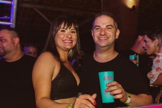 
<a style='margin-left: 5px;' class='btn btn-xs btn-social btn-facebook' href='https://www.facebook.com/sharer/sharer.php?u=https://galeramix.s01.web.getmuller.com.br/imagem/a132/800-800-90/conteudo/site_galerias/132/15-costelaco-do-junior-seco-19.jpg' rel='popup' data-width='500' data-height='400'><i class='fa fa-facebook'></i>Compartilhar <span class='hidden-xs'>no Facebook</span>
</a> 
<a class='btn btn-default btn-xs' target='_blank' href='imagem/a132/800-800-90/conteudo/site_galerias/132/15-costelaco-do-junior-seco-19.jpg'>
<span class='glyphicon glyphicon-cloud-download'></span> Salvar
</a>
