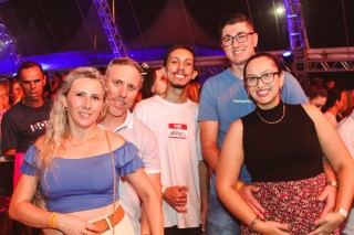 
<a style='margin-left: 5px;' class='btn btn-xs btn-social btn-facebook' href='https://www.facebook.com/sharer/sharer.php?u=https://galeramix.s01.web.getmuller.com.br/imagem/a132/800-800-90/conteudo/site_galerias/132/15-costelaco-do-junior-seco-27.jpg' rel='popup' data-width='500' data-height='400'><i class='fa fa-facebook'></i>Compartilhar <span class='hidden-xs'>no Facebook</span>
</a> 
<a class='btn btn-default btn-xs' target='_blank' href='imagem/a132/800-800-90/conteudo/site_galerias/132/15-costelaco-do-junior-seco-27.jpg'>
<span class='glyphicon glyphicon-cloud-download'></span> Salvar
</a>
