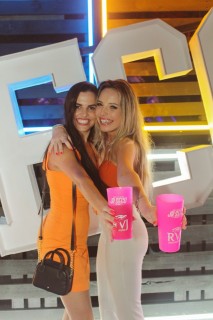 
<a style='margin-left: 5px;' class='btn btn-xs btn-social btn-facebook' href='https://www.facebook.com/sharer/sharer.php?u=https://galeramix.s01.web.getmuller.com.br/imagem/a132/800-800-90/conteudo/site_galerias/132/15-costelaco-do-junior-seco-37.jpg' rel='popup' data-width='500' data-height='400'><i class='fa fa-facebook'></i>Compartilhar <span class='hidden-xs'>no Facebook</span>
</a> 
<a class='btn btn-default btn-xs' target='_blank' href='imagem/a132/800-800-90/conteudo/site_galerias/132/15-costelaco-do-junior-seco-37.jpg'>
<span class='glyphicon glyphicon-cloud-download'></span> Salvar
</a>
