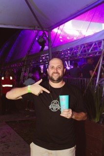 
<a style='margin-left: 5px;' class='btn btn-xs btn-social btn-facebook' href='https://www.facebook.com/sharer/sharer.php?u=https://galeramix.s01.web.getmuller.com.br/imagem/a132/800-800-90/conteudo/site_galerias/132/15-costelaco-do-junior-seco-4.jpg' rel='popup' data-width='500' data-height='400'><i class='fa fa-facebook'></i>Compartilhar <span class='hidden-xs'>no Facebook</span>
</a> 
<a class='btn btn-default btn-xs' target='_blank' href='imagem/a132/800-800-90/conteudo/site_galerias/132/15-costelaco-do-junior-seco-4.jpg'>
<span class='glyphicon glyphicon-cloud-download'></span> Salvar
</a>
