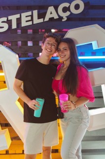 
<a style='margin-left: 5px;' class='btn btn-xs btn-social btn-facebook' href='https://www.facebook.com/sharer/sharer.php?u=https://galeramix.s01.web.getmuller.com.br/imagem/a132/800-800-90/conteudo/site_galerias/132/15-costelaco-do-junior-seco-40.jpg' rel='popup' data-width='500' data-height='400'><i class='fa fa-facebook'></i>Compartilhar <span class='hidden-xs'>no Facebook</span>
</a> 
<a class='btn btn-default btn-xs' target='_blank' href='imagem/a132/800-800-90/conteudo/site_galerias/132/15-costelaco-do-junior-seco-40.jpg'>
<span class='glyphicon glyphicon-cloud-download'></span> Salvar
</a>
