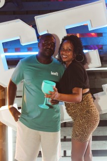 
<a style='margin-left: 5px;' class='btn btn-xs btn-social btn-facebook' href='https://www.facebook.com/sharer/sharer.php?u=https://galeramix.s01.web.getmuller.com.br/imagem/a132/800-800-90/conteudo/site_galerias/132/15-costelaco-do-junior-seco-44.jpg' rel='popup' data-width='500' data-height='400'><i class='fa fa-facebook'></i>Compartilhar <span class='hidden-xs'>no Facebook</span>
</a> 
<a class='btn btn-default btn-xs' target='_blank' href='imagem/a132/800-800-90/conteudo/site_galerias/132/15-costelaco-do-junior-seco-44.jpg'>
<span class='glyphicon glyphicon-cloud-download'></span> Salvar
</a>
