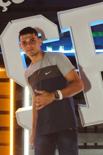 
<a style='margin-left: 5px;' class='btn btn-xs btn-social btn-facebook' href='https://www.facebook.com/sharer/sharer.php?u=https://galeramix.s01.web.getmuller.com.br/imagem/a132/800-800-90/conteudo/site_galerias/132/15-costelaco-do-junior-seco-45.jpg' rel='popup' data-width='500' data-height='400'><i class='fa fa-facebook'></i>Compartilhar <span class='hidden-xs'>no Facebook</span>
</a> 
<a class='btn btn-default btn-xs' target='_blank' href='imagem/a132/800-800-90/conteudo/site_galerias/132/15-costelaco-do-junior-seco-45.jpg'>
<span class='glyphicon glyphicon-cloud-download'></span> Salvar
</a>
