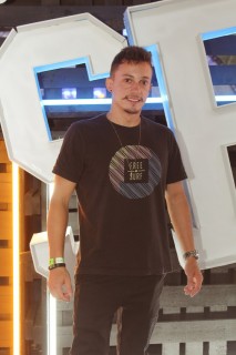 
<a style='margin-left: 5px;' class='btn btn-xs btn-social btn-facebook' href='https://www.facebook.com/sharer/sharer.php?u=https://galeramix.s01.web.getmuller.com.br/imagem/a132/800-800-90/conteudo/site_galerias/132/15-costelaco-do-junior-seco-70.jpg' rel='popup' data-width='500' data-height='400'><i class='fa fa-facebook'></i>Compartilhar <span class='hidden-xs'>no Facebook</span>
</a> 
<a class='btn btn-default btn-xs' target='_blank' href='imagem/a132/800-800-90/conteudo/site_galerias/132/15-costelaco-do-junior-seco-70.jpg'>
<span class='glyphicon glyphicon-cloud-download'></span> Salvar
</a>
