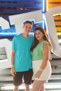 
<a style='margin-left: 5px;' class='btn btn-xs btn-social btn-facebook' href='https://www.facebook.com/sharer/sharer.php?u=https://galeramix.s01.web.getmuller.com.br/imagem/a132/800-800-90/conteudo/site_galerias/132/15-costelaco-do-junior-seco-91.jpg' rel='popup' data-width='500' data-height='400'><i class='fa fa-facebook'></i>Compartilhar <span class='hidden-xs'>no Facebook</span>
</a> 
<a class='btn btn-default btn-xs' target='_blank' href='imagem/a132/800-800-90/conteudo/site_galerias/132/15-costelaco-do-junior-seco-91.jpg'>
<span class='glyphicon glyphicon-cloud-download'></span> Salvar
</a>
