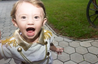 
                            <a style='margin-left: 5px;' class='btn btn-xs btn-social btn-facebook' href='https://www.facebook.com/sharer/sharer.php?u=https://galeramix.s01.web.getmuller.com.br/imagem/a14/800-800-90/conteudo/site_galerias/14/primeiro-aninho-pietro-103.jpg' rel='popup' data-width='500' data-height='400'><i class='fa fa-facebook'></i>Compartilhar <span class='hidden-xs'>no Facebook</span>
                        </a> 
                        <a class='btn btn-default btn-xs' target='_blank' href='imagem/a14/800-800-90/conteudo/site_galerias/14/primeiro-aninho-pietro-103.jpg'>
                            <span class='glyphicon glyphicon-cloud-download'></span> Salvar
                        </a>
                        