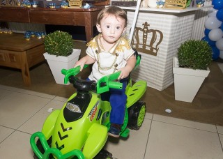 
<a style='margin-left: 5px;' class='btn btn-xs btn-social btn-facebook' href='https://www.facebook.com/sharer/sharer.php?u=https://galeramix.s01.web.getmuller.com.br/imagem/a14/800-800-90/conteudo/site_galerias/14/primeiro-aninho-pietro-115.jpg' rel='popup' data-width='500' data-height='400'><i class='fa fa-facebook'></i>Compartilhar <span class='hidden-xs'>no Facebook</span>
</a> 
<a class='btn btn-default btn-xs' target='_blank' href='imagem/a14/800-800-90/conteudo/site_galerias/14/primeiro-aninho-pietro-115.jpg'>
<span class='glyphicon glyphicon-cloud-download'></span> Salvar
</a>
