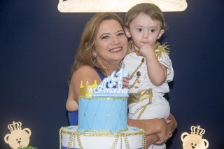 
<a style='margin-left: 5px;' class='btn btn-xs btn-social btn-facebook' href='https://www.facebook.com/sharer/sharer.php?u=https://galeramix.s01.web.getmuller.com.br/imagem/a14/800-800-90/conteudo/site_galerias/14/primeiro-aninho-pietro-18.jpg' rel='popup' data-width='500' data-height='400'><i class='fa fa-facebook'></i>Compartilhar <span class='hidden-xs'>no Facebook</span>
</a> 
<a class='btn btn-default btn-xs' target='_blank' href='imagem/a14/800-800-90/conteudo/site_galerias/14/primeiro-aninho-pietro-18.jpg'>
<span class='glyphicon glyphicon-cloud-download'></span> Salvar
</a>
