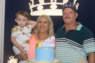 
<a style='margin-left: 5px;' class='btn btn-xs btn-social btn-facebook' href='https://www.facebook.com/sharer/sharer.php?u=https://galeramix.s01.web.getmuller.com.br/imagem/a14/800-800-90/conteudo/site_galerias/14/primeiro-aninho-pietro-40.jpg' rel='popup' data-width='500' data-height='400'><i class='fa fa-facebook'></i>Compartilhar <span class='hidden-xs'>no Facebook</span>
</a> 
<a class='btn btn-default btn-xs' target='_blank' href='imagem/a14/800-800-90/conteudo/site_galerias/14/primeiro-aninho-pietro-40.jpg'>
<span class='glyphicon glyphicon-cloud-download'></span> Salvar
</a>
