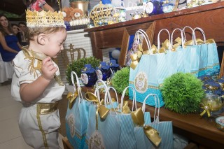 
<a style='margin-left: 5px;' class='btn btn-xs btn-social btn-facebook' href='https://www.facebook.com/sharer/sharer.php?u=https://galeramix.s01.web.getmuller.com.br/imagem/a14/800-800-90/conteudo/site_galerias/14/primeiro-aninho-pietro-64.jpg' rel='popup' data-width='500' data-height='400'><i class='fa fa-facebook'></i>Compartilhar <span class='hidden-xs'>no Facebook</span>
</a> 
<a class='btn btn-default btn-xs' target='_blank' href='imagem/a14/800-800-90/conteudo/site_galerias/14/primeiro-aninho-pietro-64.jpg'>
<span class='glyphicon glyphicon-cloud-download'></span> Salvar
</a>
