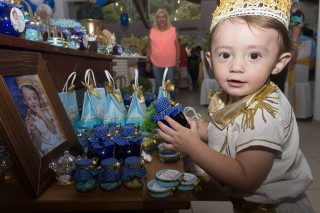 
<a style='margin-left: 5px;' class='btn btn-xs btn-social btn-facebook' href='https://www.facebook.com/sharer/sharer.php?u=https://galeramix.s01.web.getmuller.com.br/imagem/a14/800-800-90/conteudo/site_galerias/14/primeiro-aninho-pietro-65.jpg' rel='popup' data-width='500' data-height='400'><i class='fa fa-facebook'></i>Compartilhar <span class='hidden-xs'>no Facebook</span>
</a> 
<a class='btn btn-default btn-xs' target='_blank' href='imagem/a14/800-800-90/conteudo/site_galerias/14/primeiro-aninho-pietro-65.jpg'>
<span class='glyphicon glyphicon-cloud-download'></span> Salvar
</a>
