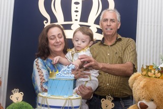 
<a style='margin-left: 5px;' class='btn btn-xs btn-social btn-facebook' href='https://www.facebook.com/sharer/sharer.php?u=https://galeramix.s01.web.getmuller.com.br/imagem/a14/800-800-90/conteudo/site_galerias/14/primeiro-aninho-pietro-71.jpg' rel='popup' data-width='500' data-height='400'><i class='fa fa-facebook'></i>Compartilhar <span class='hidden-xs'>no Facebook</span>
</a> 
<a class='btn btn-default btn-xs' target='_blank' href='imagem/a14/800-800-90/conteudo/site_galerias/14/primeiro-aninho-pietro-71.jpg'>
<span class='glyphicon glyphicon-cloud-download'></span> Salvar
</a>
