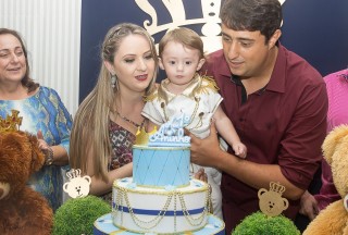 
<a style='margin-left: 5px;' class='btn btn-xs btn-social btn-facebook' href='https://www.facebook.com/sharer/sharer.php?u=https://galeramix.s01.web.getmuller.com.br/imagem/a14/800-800-90/conteudo/site_galerias/14/primeiro-aninho-pietro-81.jpg' rel='popup' data-width='500' data-height='400'><i class='fa fa-facebook'></i>Compartilhar <span class='hidden-xs'>no Facebook</span>
</a> 
<a class='btn btn-default btn-xs' target='_blank' href='imagem/a14/800-800-90/conteudo/site_galerias/14/primeiro-aninho-pietro-81.jpg'>
<span class='glyphicon glyphicon-cloud-download'></span> Salvar
</a>
