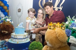 
<a style='margin-left: 5px;' class='btn btn-xs btn-social btn-facebook' href='https://www.facebook.com/sharer/sharer.php?u=https://galeramix.s01.web.getmuller.com.br/imagem/a14/800-800-90/conteudo/site_galerias/14/primeiro-aninho-pietro-89.jpg' rel='popup' data-width='500' data-height='400'><i class='fa fa-facebook'></i>Compartilhar <span class='hidden-xs'>no Facebook</span>
</a> 
<a class='btn btn-default btn-xs' target='_blank' href='imagem/a14/800-800-90/conteudo/site_galerias/14/primeiro-aninho-pietro-89.jpg'>
<span class='glyphicon glyphicon-cloud-download'></span> Salvar
</a>
