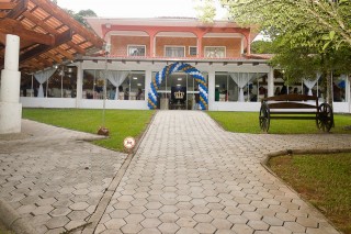 
<a style='margin-left: 5px;' class='btn btn-xs btn-social btn-facebook' href='https://www.facebook.com/sharer/sharer.php?u=https://galeramix.s01.web.getmuller.com.br/imagem/a14/800-800-90/conteudo/site_galerias/14/primeiro-aninho-pietro-99.jpg' rel='popup' data-width='500' data-height='400'><i class='fa fa-facebook'></i>Compartilhar <span class='hidden-xs'>no Facebook</span>
</a> 
<a class='btn btn-default btn-xs' target='_blank' href='imagem/a14/800-800-90/conteudo/site_galerias/14/primeiro-aninho-pietro-99.jpg'>
<span class='glyphicon glyphicon-cloud-download'></span> Salvar
</a>
