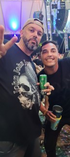 
                                <a style='margin-left: 5px;' class='btn btn-xs btn-social btn-facebook' href='https://www.facebook.com/sharer/sharer.php?u=https://galeramix.s01.web.getmuller.com.br/imagem/a151/800-800-90/conteudo/site_galerias/151/20240203223155.jpg' rel='popup' data-width='500' data-height='400'><i class='fa fa-facebook'></i>Compartilhar <span class='hidden-xs'>no Facebook</span>
                            </a> 
                            <a class='btn btn-default btn-xs' target='_blank' href='imagem/a151/800-800-90/conteudo/site_galerias/151/20240203223155.jpg'>
                                <span class='glyphicon glyphicon-cloud-download'></span> Salvar
                            </a>
                            