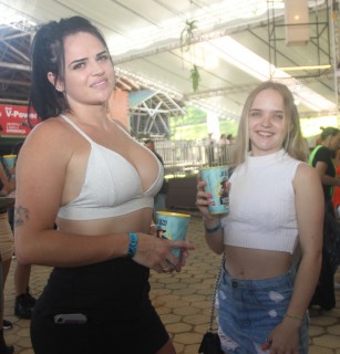 
<a style='margin-left: 5px;' class='btn btn-xs btn-social btn-facebook' href='https://www.facebook.com/sharer/sharer.php?u=https://galeramix.s01.web.getmuller.com.br/imagem/a151/800-800-90/conteudo/site_galerias/151/img6355.jpg' rel='popup' data-width='500' data-height='400'><i class='fa fa-facebook'></i>Compartilhar <span class='hidden-xs'>no Facebook</span>
</a> 
<a class='btn btn-default btn-xs' target='_blank' href='imagem/a151/800-800-90/conteudo/site_galerias/151/img6355.jpg'>
<span class='glyphicon glyphicon-cloud-download'></span> Salvar
</a>
