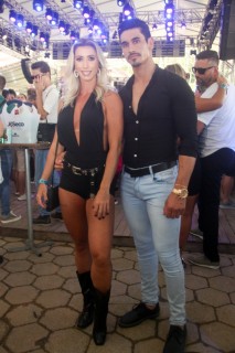 
<a style='margin-left: 5px;' class='btn btn-xs btn-social btn-facebook' href='https://www.facebook.com/sharer/sharer.php?u=https://galeramix.s01.web.getmuller.com.br/imagem/a151/800-800-90/conteudo/site_galerias/151/img6360.jpg' rel='popup' data-width='500' data-height='400'><i class='fa fa-facebook'></i>Compartilhar <span class='hidden-xs'>no Facebook</span>
</a> 
<a class='btn btn-default btn-xs' target='_blank' href='imagem/a151/800-800-90/conteudo/site_galerias/151/img6360.jpg'>
<span class='glyphicon glyphicon-cloud-download'></span> Salvar
</a>
