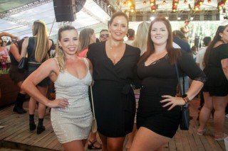 
<a style='margin-left: 5px;' class='btn btn-xs btn-social btn-facebook' href='https://www.facebook.com/sharer/sharer.php?u=https://galeramix.s01.web.getmuller.com.br/imagem/a151/800-800-90/conteudo/site_galerias/151/img6364.jpg' rel='popup' data-width='500' data-height='400'><i class='fa fa-facebook'></i>Compartilhar <span class='hidden-xs'>no Facebook</span>
</a> 
<a class='btn btn-default btn-xs' target='_blank' href='imagem/a151/800-800-90/conteudo/site_galerias/151/img6364.jpg'>
<span class='glyphicon glyphicon-cloud-download'></span> Salvar
</a>
