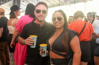 
<a style='margin-left: 5px;' class='btn btn-xs btn-social btn-facebook' href='https://www.facebook.com/sharer/sharer.php?u=https://galeramix.s01.web.getmuller.com.br/imagem/a151/800-800-90/conteudo/site_galerias/151/img6372.jpg' rel='popup' data-width='500' data-height='400'><i class='fa fa-facebook'></i>Compartilhar <span class='hidden-xs'>no Facebook</span>
</a> 
<a class='btn btn-default btn-xs' target='_blank' href='imagem/a151/800-800-90/conteudo/site_galerias/151/img6372.jpg'>
<span class='glyphicon glyphicon-cloud-download'></span> Salvar
</a>
