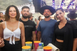 
<a style='margin-left: 5px;' class='btn btn-xs btn-social btn-facebook' href='https://www.facebook.com/sharer/sharer.php?u=https://galeramix.s01.web.getmuller.com.br/imagem/a151/800-800-90/conteudo/site_galerias/151/img6373.jpg' rel='popup' data-width='500' data-height='400'><i class='fa fa-facebook'></i>Compartilhar <span class='hidden-xs'>no Facebook</span>
</a> 
<a class='btn btn-default btn-xs' target='_blank' href='imagem/a151/800-800-90/conteudo/site_galerias/151/img6373.jpg'>
<span class='glyphicon glyphicon-cloud-download'></span> Salvar
</a>
