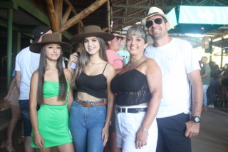 
<a style='margin-left: 5px;' class='btn btn-xs btn-social btn-facebook' href='https://www.facebook.com/sharer/sharer.php?u=https://galeramix.s01.web.getmuller.com.br/imagem/a151/800-800-90/conteudo/site_galerias/151/img6405.jpg' rel='popup' data-width='500' data-height='400'><i class='fa fa-facebook'></i>Compartilhar <span class='hidden-xs'>no Facebook</span>
</a> 
<a class='btn btn-default btn-xs' target='_blank' href='imagem/a151/800-800-90/conteudo/site_galerias/151/img6405.jpg'>
<span class='glyphicon glyphicon-cloud-download'></span> Salvar
</a>
