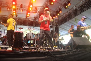 
<a style='margin-left: 5px;' class='btn btn-xs btn-social btn-facebook' href='https://www.facebook.com/sharer/sharer.php?u=https://galeramix.s01.web.getmuller.com.br/imagem/a151/800-800-90/conteudo/site_galerias/151/img6415.jpg' rel='popup' data-width='500' data-height='400'><i class='fa fa-facebook'></i>Compartilhar <span class='hidden-xs'>no Facebook</span>
</a> 
<a class='btn btn-default btn-xs' target='_blank' href='imagem/a151/800-800-90/conteudo/site_galerias/151/img6415.jpg'>
<span class='glyphicon glyphicon-cloud-download'></span> Salvar
</a>
