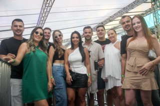 
<a style='margin-left: 5px;' class='btn btn-xs btn-social btn-facebook' href='https://www.facebook.com/sharer/sharer.php?u=https://galeramix.s01.web.getmuller.com.br/imagem/a151/800-800-90/conteudo/site_galerias/151/img6433.jpg' rel='popup' data-width='500' data-height='400'><i class='fa fa-facebook'></i>Compartilhar <span class='hidden-xs'>no Facebook</span>
</a> 
<a class='btn btn-default btn-xs' target='_blank' href='imagem/a151/800-800-90/conteudo/site_galerias/151/img6433.jpg'>
<span class='glyphicon glyphicon-cloud-download'></span> Salvar
</a>
