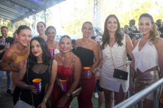 
<a style='margin-left: 5px;' class='btn btn-xs btn-social btn-facebook' href='https://www.facebook.com/sharer/sharer.php?u=https://galeramix.s01.web.getmuller.com.br/imagem/a151/800-800-90/conteudo/site_galerias/151/img6445.jpg' rel='popup' data-width='500' data-height='400'><i class='fa fa-facebook'></i>Compartilhar <span class='hidden-xs'>no Facebook</span>
</a> 
<a class='btn btn-default btn-xs' target='_blank' href='imagem/a151/800-800-90/conteudo/site_galerias/151/img6445.jpg'>
<span class='glyphicon glyphicon-cloud-download'></span> Salvar
</a>
