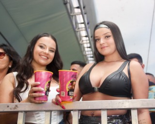 
<a style='margin-left: 5px;' class='btn btn-xs btn-social btn-facebook' href='https://www.facebook.com/sharer/sharer.php?u=https://galeramix.s01.web.getmuller.com.br/imagem/a151/800-800-90/conteudo/site_galerias/151/img6451.jpg' rel='popup' data-width='500' data-height='400'><i class='fa fa-facebook'></i>Compartilhar <span class='hidden-xs'>no Facebook</span>
</a> 
<a class='btn btn-default btn-xs' target='_blank' href='imagem/a151/800-800-90/conteudo/site_galerias/151/img6451.jpg'>
<span class='glyphicon glyphicon-cloud-download'></span> Salvar
</a>
