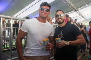 
<a style='margin-left: 5px;' class='btn btn-xs btn-social btn-facebook' href='https://www.facebook.com/sharer/sharer.php?u=https://galeramix.s01.web.getmuller.com.br/imagem/a151/800-800-90/conteudo/site_galerias/151/img6456.jpg' rel='popup' data-width='500' data-height='400'><i class='fa fa-facebook'></i>Compartilhar <span class='hidden-xs'>no Facebook</span>
</a> 
<a class='btn btn-default btn-xs' target='_blank' href='imagem/a151/800-800-90/conteudo/site_galerias/151/img6456.jpg'>
<span class='glyphicon glyphicon-cloud-download'></span> Salvar
</a>
