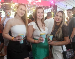 
<a style='margin-left: 5px;' class='btn btn-xs btn-social btn-facebook' href='https://www.facebook.com/sharer/sharer.php?u=https://galeramix.s01.web.getmuller.com.br/imagem/a151/800-800-90/conteudo/site_galerias/151/img6465.jpg' rel='popup' data-width='500' data-height='400'><i class='fa fa-facebook'></i>Compartilhar <span class='hidden-xs'>no Facebook</span>
</a> 
<a class='btn btn-default btn-xs' target='_blank' href='imagem/a151/800-800-90/conteudo/site_galerias/151/img6465.jpg'>
<span class='glyphicon glyphicon-cloud-download'></span> Salvar
</a>
