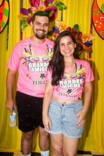 
<a style='margin-left: 5px;' class='btn btn-xs btn-social btn-facebook' href='https://www.facebook.com/sharer/sharer.php?u=https://galeramix.s01.web.getmuller.com.br/imagem/a153/800-800-90/conteudo/site_galerias/153/carnaval-grandes-amigos-5.jpg' rel='popup' data-width='500' data-height='400'><i class='fa fa-facebook'></i>Compartilhar <span class='hidden-xs'>no Facebook</span>
</a> 
<a class='btn btn-default btn-xs' target='_blank' href='imagem/a153/800-800-90/conteudo/site_galerias/153/carnaval-grandes-amigos-5.jpg'>
<span class='glyphicon glyphicon-cloud-download'></span> Salvar
</a>
