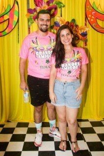 
<a style='margin-left: 5px;' class='btn btn-xs btn-social btn-facebook' href='https://www.facebook.com/sharer/sharer.php?u=https://galeramix.s01.web.getmuller.com.br/imagem/a153/800-800-90/conteudo/site_galerias/153/carnaval-grandes-amigos-68.jpg' rel='popup' data-width='500' data-height='400'><i class='fa fa-facebook'></i>Compartilhar <span class='hidden-xs'>no Facebook</span>
</a> 
<a class='btn btn-default btn-xs' target='_blank' href='imagem/a153/800-800-90/conteudo/site_galerias/153/carnaval-grandes-amigos-68.jpg'>
<span class='glyphicon glyphicon-cloud-download'></span> Salvar
</a>
