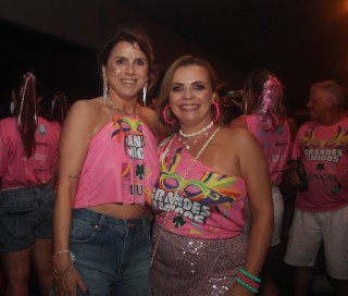 
<a style='margin-left: 5px;' class='btn btn-xs btn-social btn-facebook' href='https://www.facebook.com/sharer/sharer.php?u=https://galeramix.s01.web.getmuller.com.br/imagem/a153/800-800-90/conteudo/site_galerias/153/carnaval-grandes-amigos-74.jpg' rel='popup' data-width='500' data-height='400'><i class='fa fa-facebook'></i>Compartilhar <span class='hidden-xs'>no Facebook</span>
</a> 
<a class='btn btn-default btn-xs' target='_blank' href='imagem/a153/800-800-90/conteudo/site_galerias/153/carnaval-grandes-amigos-74.jpg'>
<span class='glyphicon glyphicon-cloud-download'></span> Salvar
</a>
