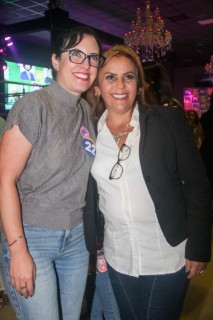 
                    <a style='margin-left: 5px;' class='btn btn-xs btn-social btn-facebook' href='https://www.facebook.com/sharer/sharer.php?u=https://galeramix.s01.web.getmuller.com.br/imagem/a157/800-800-90/conteudo/site_galerias/157/pl-mulher-tijucas-102.jpg' rel='popup' data-width='500' data-height='400'><i class='fa fa-facebook'></i>Compartilhar <span class='hidden-xs'>no Facebook</span>
                </a> 
                <a class='btn btn-default btn-xs' target='_blank' href='imagem/a157/800-800-90/conteudo/site_galerias/157/pl-mulher-tijucas-102.jpg'>
                    <span class='glyphicon glyphicon-cloud-download'></span> Salvar
                </a>
                