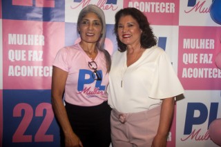 
<a style='margin-left: 5px;' class='btn btn-xs btn-social btn-facebook' href='https://www.facebook.com/sharer/sharer.php?u=https://galeramix.s01.web.getmuller.com.br/imagem/a157/800-800-90/conteudo/site_galerias/157/pl-mulher-tijucas-107.jpg' rel='popup' data-width='500' data-height='400'><i class='fa fa-facebook'></i>Compartilhar <span class='hidden-xs'>no Facebook</span>
</a> 
<a class='btn btn-default btn-xs' target='_blank' href='imagem/a157/800-800-90/conteudo/site_galerias/157/pl-mulher-tijucas-107.jpg'>
<span class='glyphicon glyphicon-cloud-download'></span> Salvar
</a>
