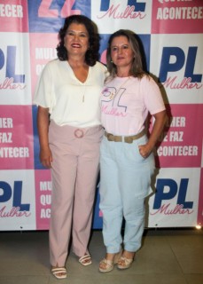 
<a style='margin-left: 5px;' class='btn btn-xs btn-social btn-facebook' href='https://www.facebook.com/sharer/sharer.php?u=https://galeramix.s01.web.getmuller.com.br/imagem/a157/800-800-90/conteudo/site_galerias/157/pl-mulher-tijucas-122.jpg' rel='popup' data-width='500' data-height='400'><i class='fa fa-facebook'></i>Compartilhar <span class='hidden-xs'>no Facebook</span>
</a> 
<a class='btn btn-default btn-xs' target='_blank' href='imagem/a157/800-800-90/conteudo/site_galerias/157/pl-mulher-tijucas-122.jpg'>
<span class='glyphicon glyphicon-cloud-download'></span> Salvar
</a>
