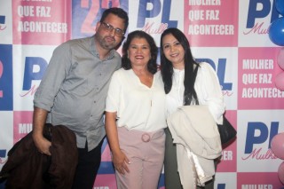 
<a style='margin-left: 5px;' class='btn btn-xs btn-social btn-facebook' href='https://www.facebook.com/sharer/sharer.php?u=https://galeramix.s01.web.getmuller.com.br/imagem/a157/800-800-90/conteudo/site_galerias/157/pl-mulher-tijucas-124.jpg' rel='popup' data-width='500' data-height='400'><i class='fa fa-facebook'></i>Compartilhar <span class='hidden-xs'>no Facebook</span>
</a> 
<a class='btn btn-default btn-xs' target='_blank' href='imagem/a157/800-800-90/conteudo/site_galerias/157/pl-mulher-tijucas-124.jpg'>
<span class='glyphicon glyphicon-cloud-download'></span> Salvar
</a>
