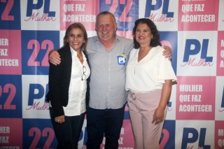 
<a style='margin-left: 5px;' class='btn btn-xs btn-social btn-facebook' href='https://www.facebook.com/sharer/sharer.php?u=https://galeramix.s01.web.getmuller.com.br/imagem/a157/800-800-90/conteudo/site_galerias/157/pl-mulher-tijucas-130.jpg' rel='popup' data-width='500' data-height='400'><i class='fa fa-facebook'></i>Compartilhar <span class='hidden-xs'>no Facebook</span>
</a> 
<a class='btn btn-default btn-xs' target='_blank' href='imagem/a157/800-800-90/conteudo/site_galerias/157/pl-mulher-tijucas-130.jpg'>
<span class='glyphicon glyphicon-cloud-download'></span> Salvar
</a>
