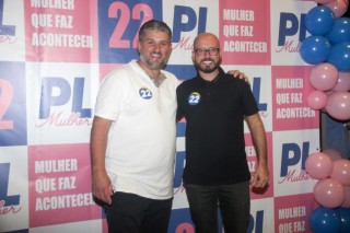 
<a style='margin-left: 5px;' class='btn btn-xs btn-social btn-facebook' href='https://www.facebook.com/sharer/sharer.php?u=https://galeramix.s01.web.getmuller.com.br/imagem/a157/800-800-90/conteudo/site_galerias/157/pl-mulher-tijucas-132.jpg' rel='popup' data-width='500' data-height='400'><i class='fa fa-facebook'></i>Compartilhar <span class='hidden-xs'>no Facebook</span>
</a> 
<a class='btn btn-default btn-xs' target='_blank' href='imagem/a157/800-800-90/conteudo/site_galerias/157/pl-mulher-tijucas-132.jpg'>
<span class='glyphicon glyphicon-cloud-download'></span> Salvar
</a>
